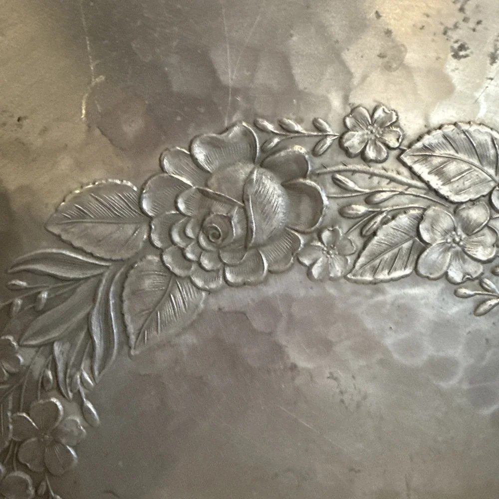 Vtg Hammered Forged Aluminum Rose Floral Pattern Everlast Tray Tray 14.5